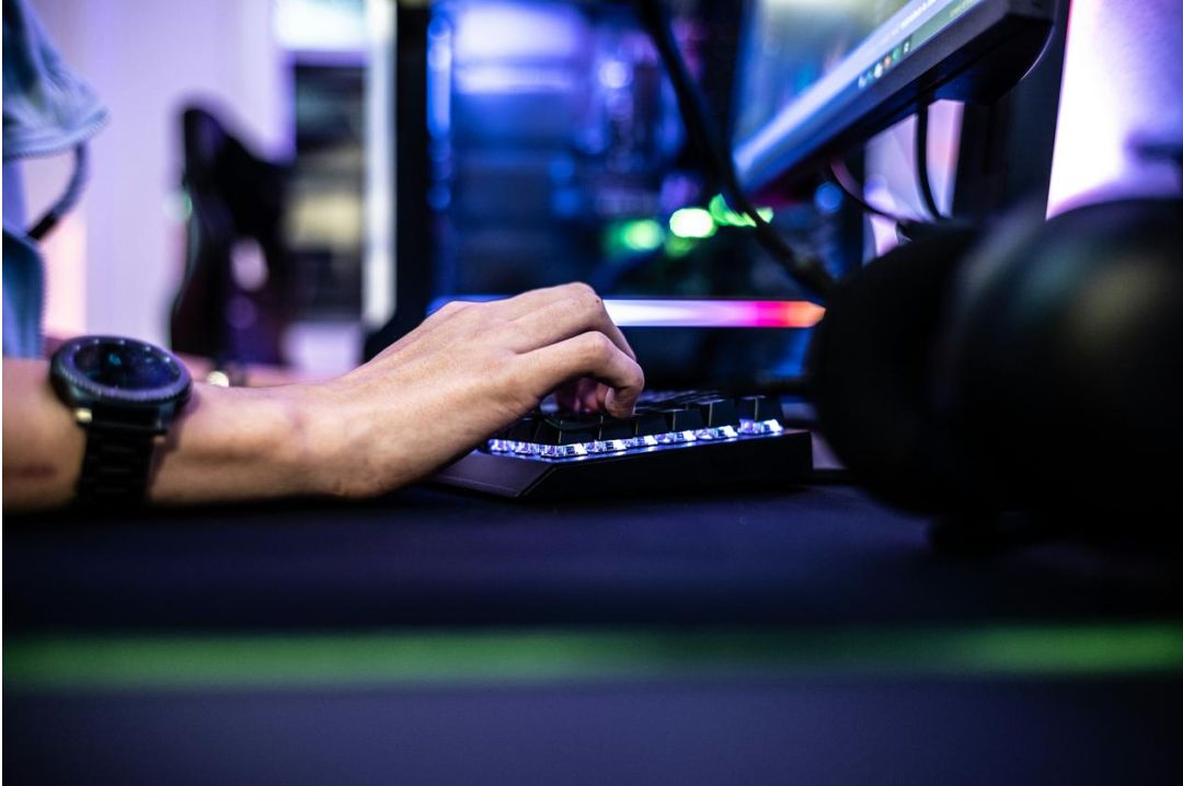 Mechanical keyboard side